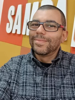 Júnior Saltério é servo de Cristo, casado, pai, professor de História, criador de conteúdo e anfitrião no Filho Próspero Podcast e no Júnior Saltério Podcast